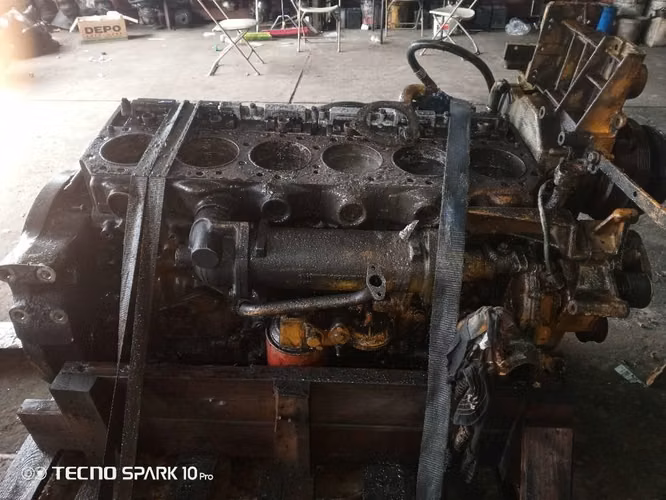 3/4 DE MOTOR C12 CATERPILAR PARA REPARAR O PIEZAS - Imagen 2