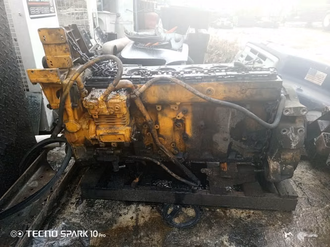 3/4 DE MOTOR C12 CATERPILAR PARA REPARAR O PIEZAS - Imagen 6