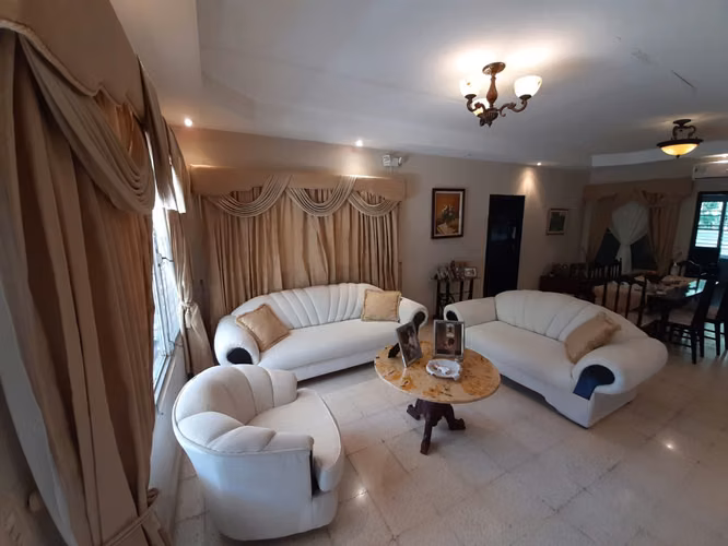 Vendo cómoda, amplia casa en Chitré, en área muy tranquila
