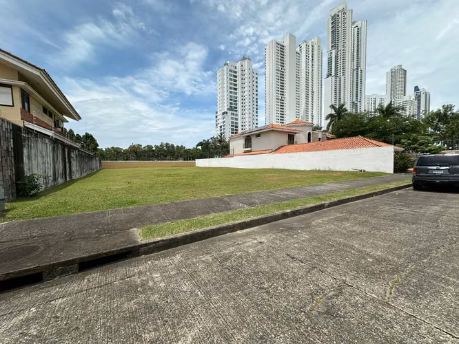 Se Vende Terreno en Costa del Este / Residencia Balmoral