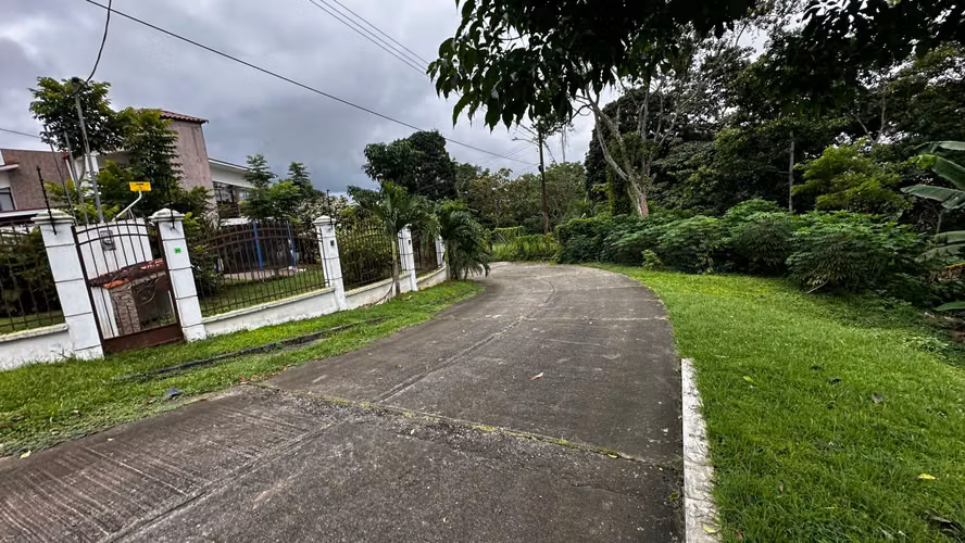 TERRENO EN VENTA LAS CUMBRES