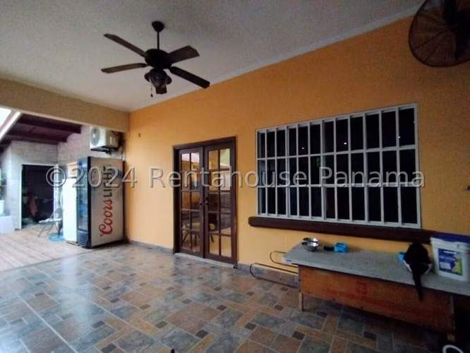 Venta de Casa con 348 m2 de Terreno en Bosque de Cibeles, Altos de Panamá 26-942GG