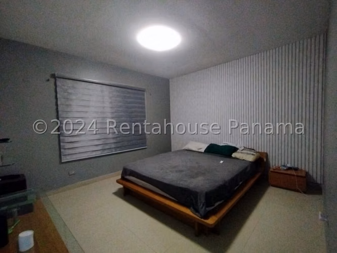 Venta de Casa con 348 m2 de Terreno en Bosque de Cibeles, Altos de Panamá 26-942GG