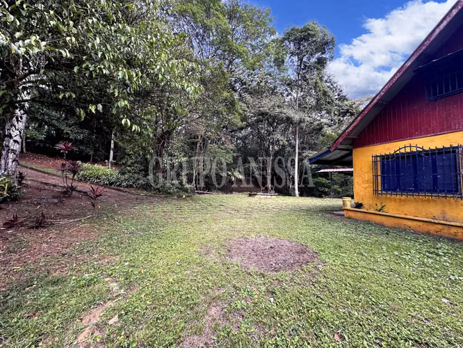 Oportunidad! Se Vende Casa con Amplio lote en Cerro Azul - Imagen 3
