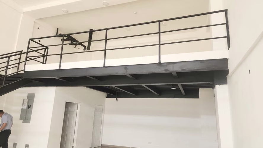 LOCAL COMERCIAL En Galerias Panamericana - Mañanitas