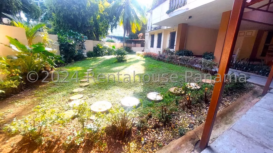 Venta de Apartamento de 209 m2 en PH Araguaney, El Carmen 26-1187GG