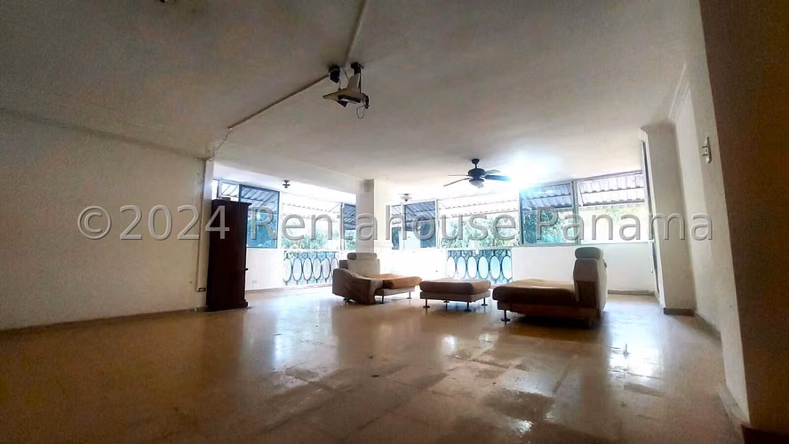 Venta de Apartamento de 209 m2 en PH Araguaney, El Carmen 26-1187GG
