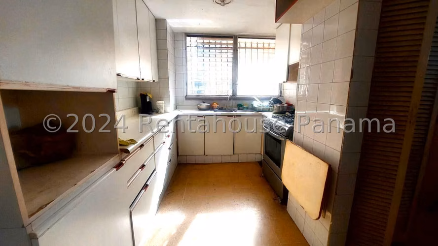 Venta de Apartamento de 209 m2 en PH Araguaney, El Carmen 26-1187GG