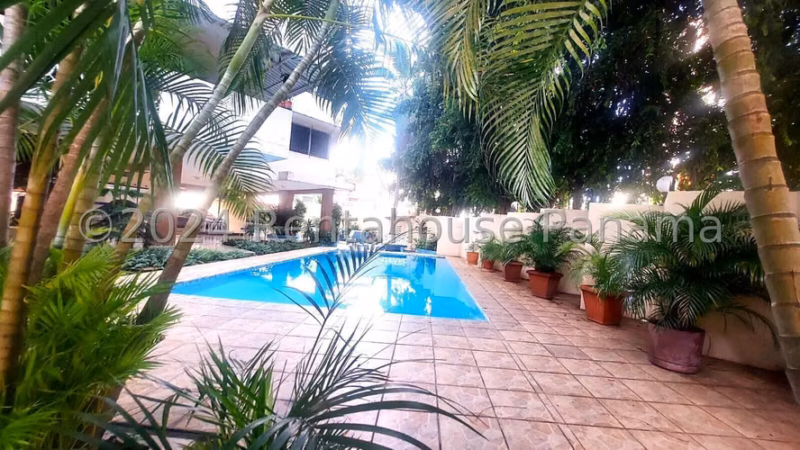 Venta de Apartamento de 209 m2 en PH Araguaney, El Carmen 26-1187GG