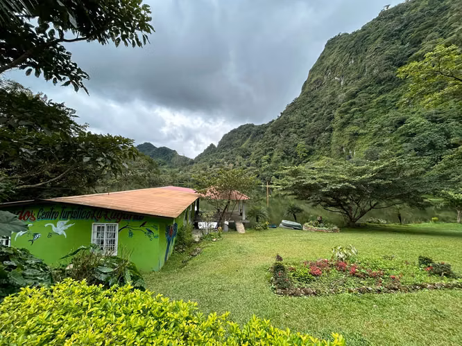 Vendo hermosa finca en La Laguna de San Carlos, ideal para turismo