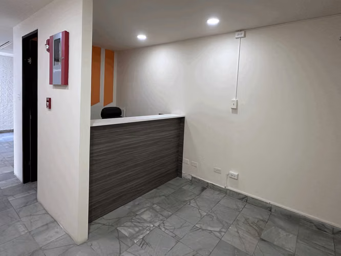 SE VENDE PISO COMPLETO EN TORRE BAC OFICINA, AVENIDA BALBOA (5)