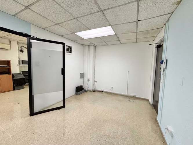 CENTRO COMERCIAL SAN FERNANDO - Oficina o Local Comercial en Venta