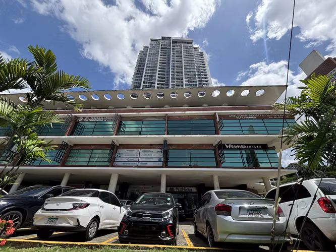 CENTRO COMERCIAL SAN FERNANDO - Oficina o Local Comercial en Venta