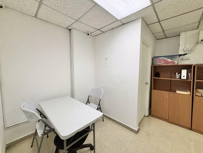 CENTRO COMERCIAL SAN FERNANDO - Oficina o Local Comercial en Venta