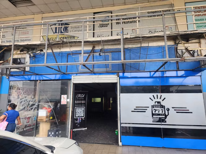 SE ALQUILA LOCAL COMERCIAL