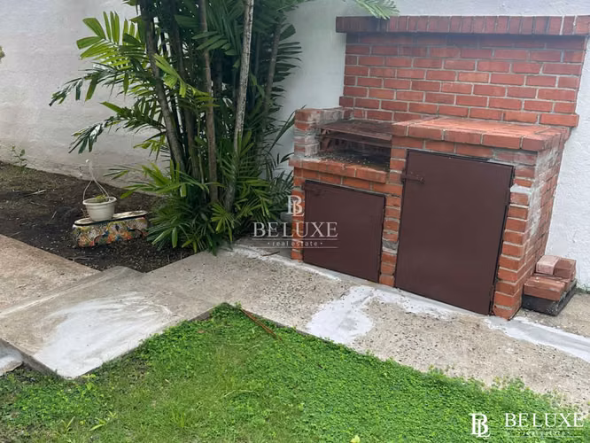 VENTA CASA RESIDENCIAL EN LOMA ALEGRE (10)