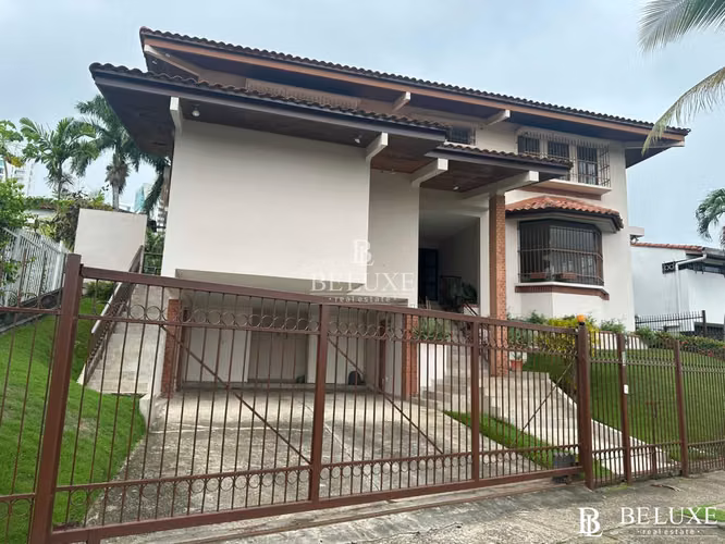 VENTA CASA RESIDENCIAL EN LOMA ALEGRE (10)
