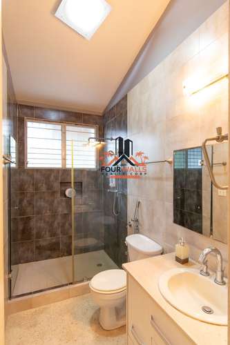 En Venta Casa en Obarrio - Imagen 17