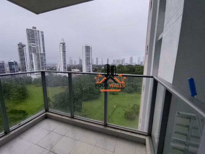En Venta Apartamento en Carrasquilla, PH Residencias del Sol