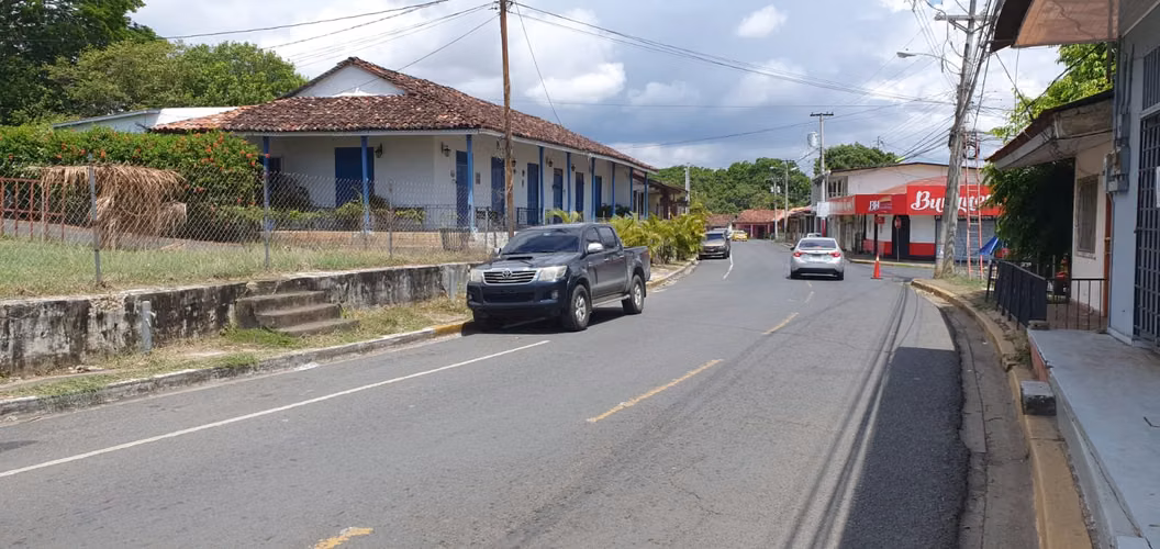 SE VENDE TERRENO DE 795 M2 EN EL CENTRO DE LAS TABLAS