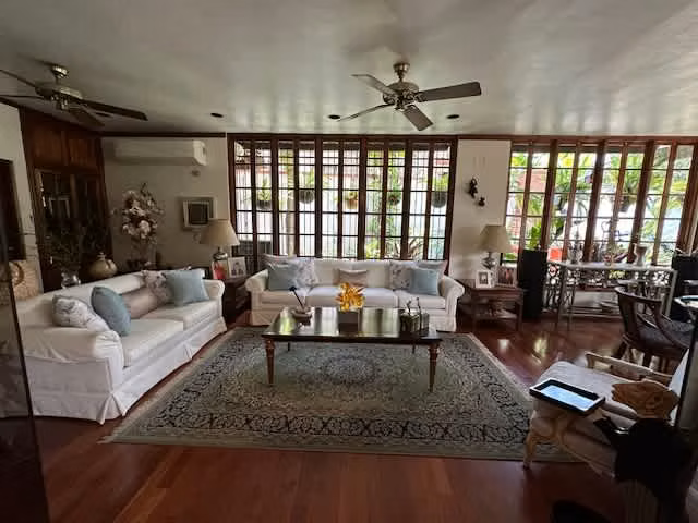 La Alameda, hermosa residencia con muchas mejoras