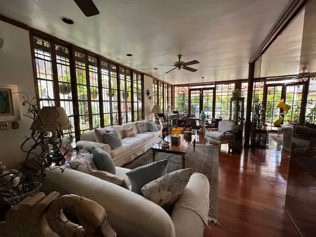La Alameda, hermosa residencia con muchas mejoras