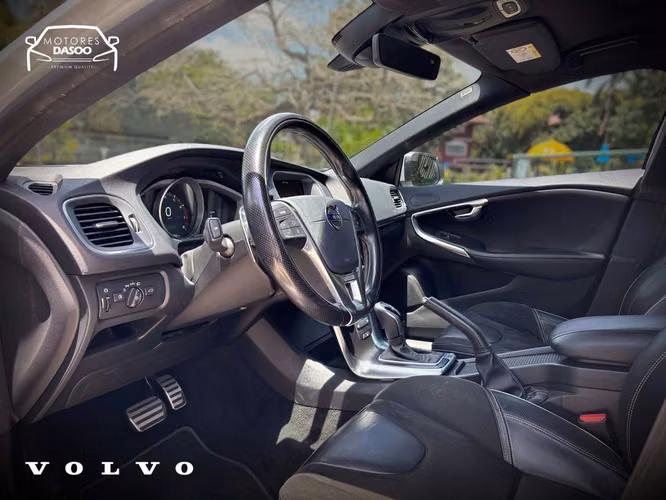 Volvo v40