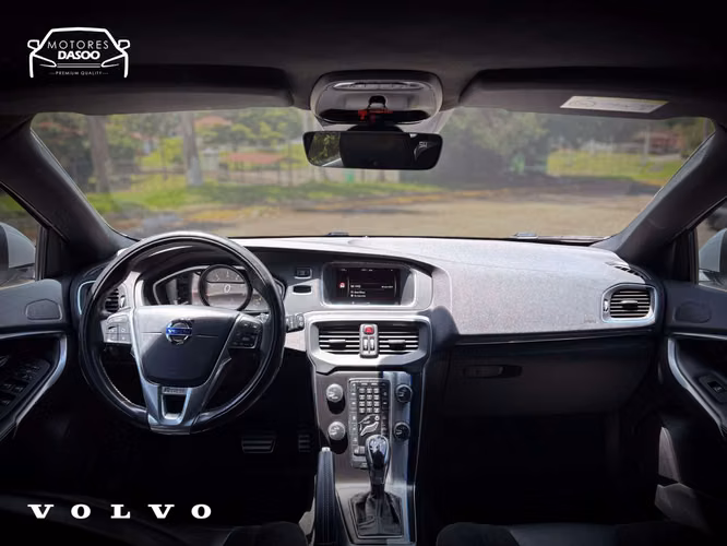 Volvo v40