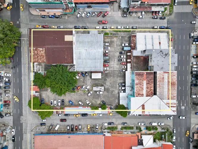 TERRENO CUADRA COMPLETA PARA DESARROLLO LA EXPOSICIÓN CALIDONIA