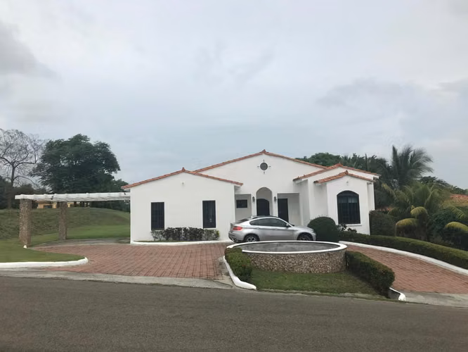 Casa de Ensueño en Hacienda Pacifica, San Carlos