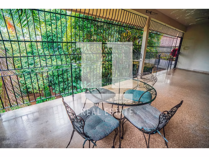 Se vende Edificio de tres niveles en la Cresta - Imagen 7