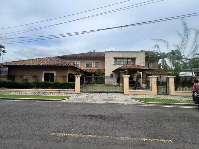 VENTA MANSIÓN ALTOS DEL GOLF