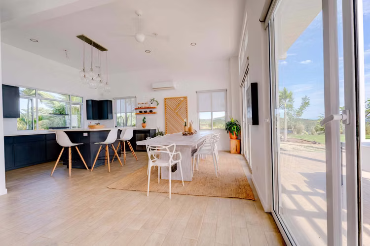 Casa de Playa de Lujo Frente al Mar en Playa Venao – Oportunidad Inigualable