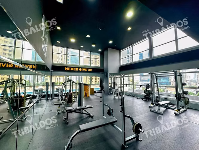 Venta de Apartamento REMODELADO en P.H Q Tower, Punta Pacifica
