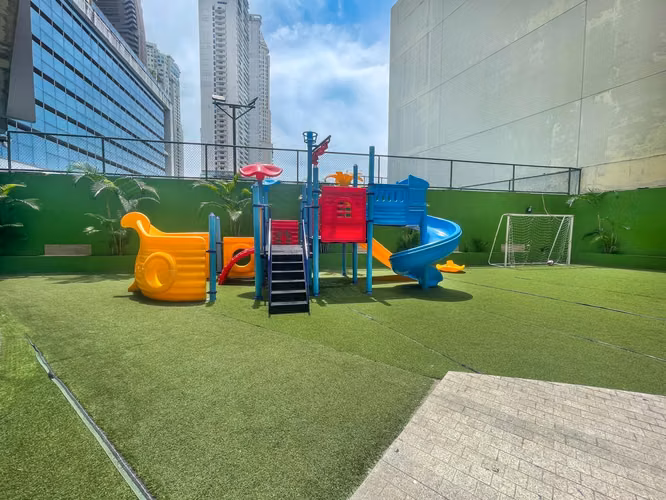 Venta de Apartamento REMODELADO en P.H Q Tower, Punta Pacifica