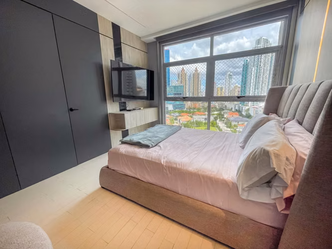 Venta de Apartamento REMODELADO en P.H Q Tower, Punta Pacifica