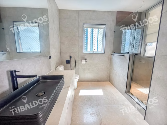 Venta de Apartamento REMODELADO en P.H Q Tower, Punta Pacifica