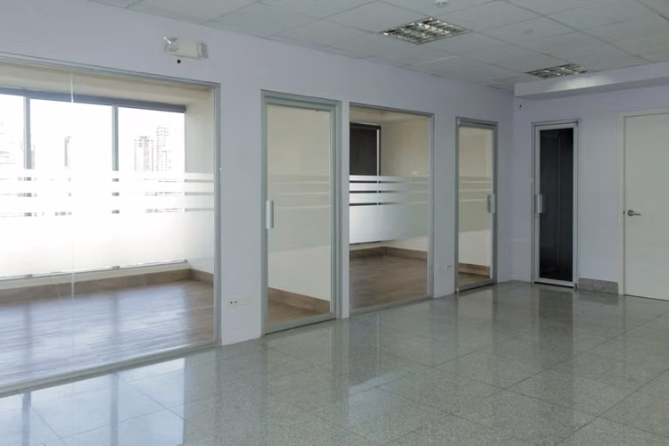ALQUILER OFICINA SIN DIVISIONES EN TORRE BICSA, AVENIDA BALBOA