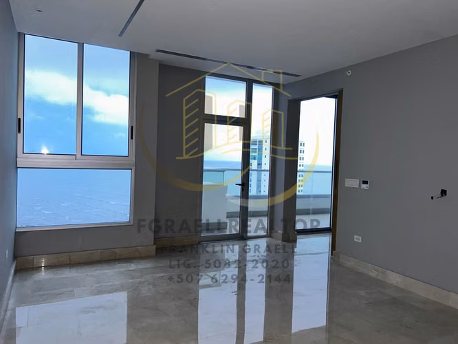 Penthouse with Sea View