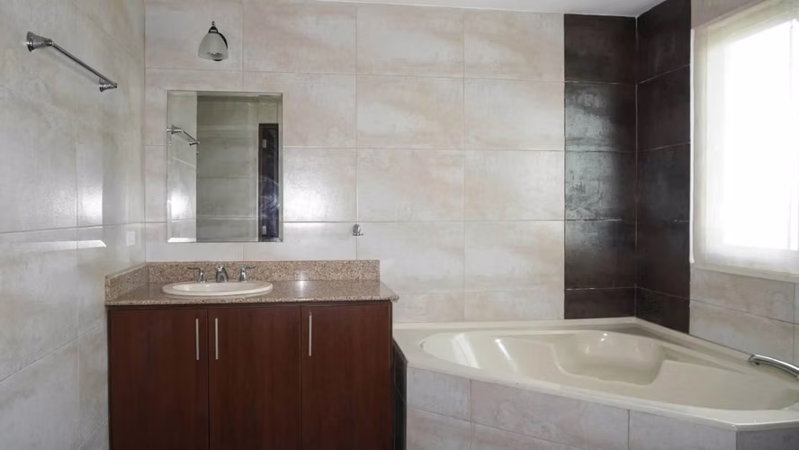 Vistas Panorámicas Desde Este Apartamento en Vista Mar Golf en Venta - Imagen 12