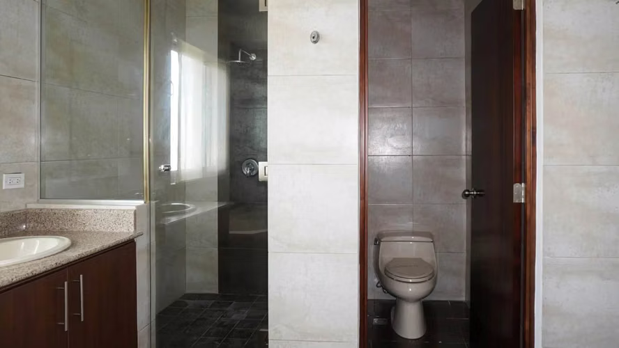 Vistas Panorámicas Desde Este Apartamento en Vista Mar Golf en Venta - Imagen 13
