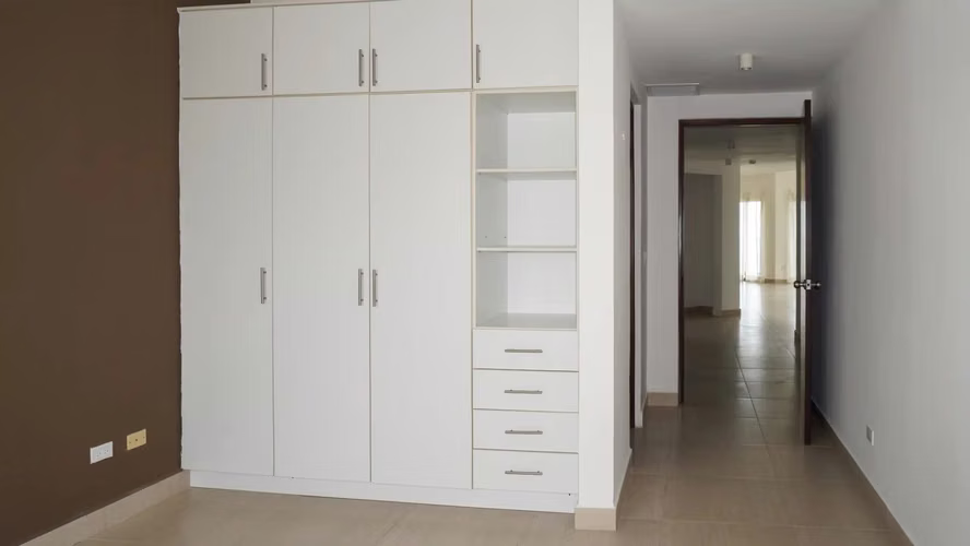 Vistas Panorámicas Desde Este Apartamento en Vista Mar Golf en Venta - Imagen 15