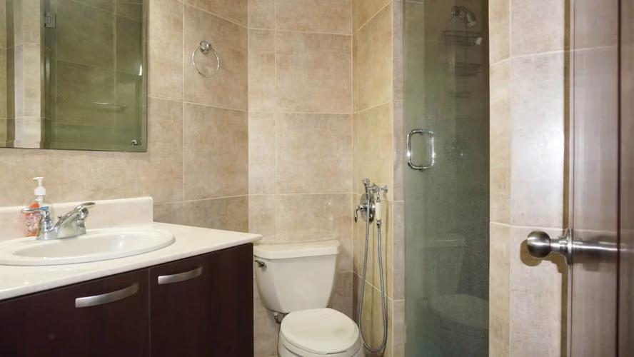 Vistas Panorámicas Desde Este Apartamento en Vista Mar Golf en Venta - Imagen 2