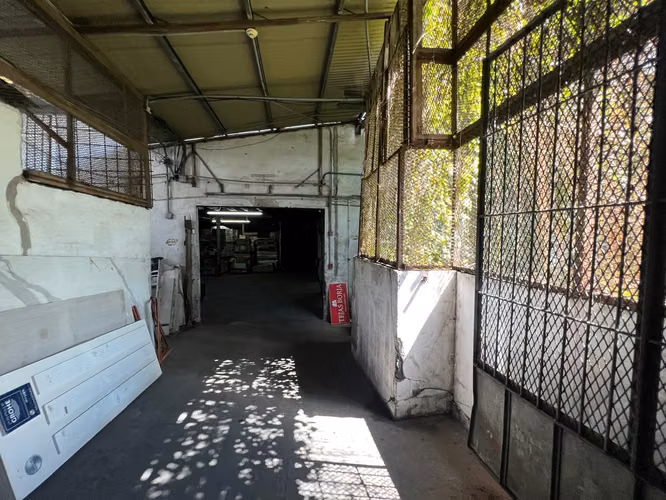 Venta de Local Comercial en Parque Lefevre