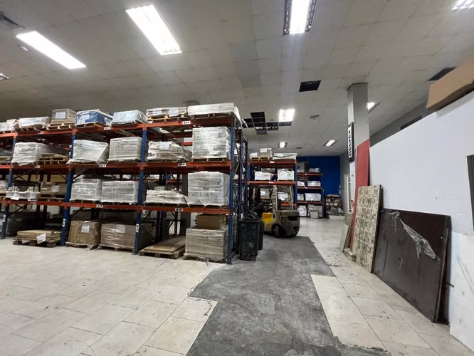 Venta de Local Comercial en Parque Lefevre