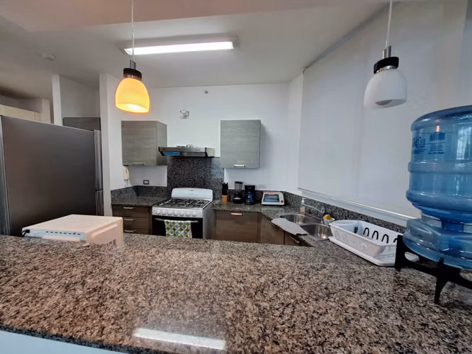 Se alquila en Santa Clara apartamento amoblado