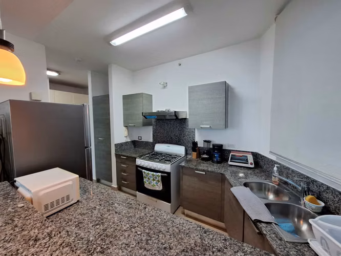 Se alquila en Santa Clara apartamento amoblado