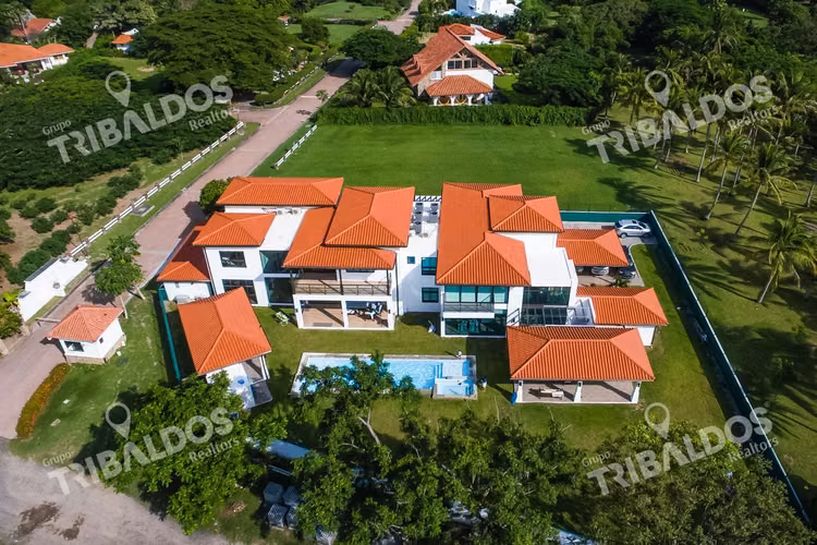 Se Venden 2 Casas en un mismo terreno  en PH Punta Barco Village