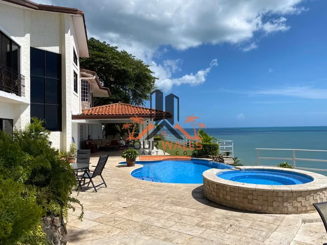 En venta hermosa casa en Costa Esmeralda - San carlos