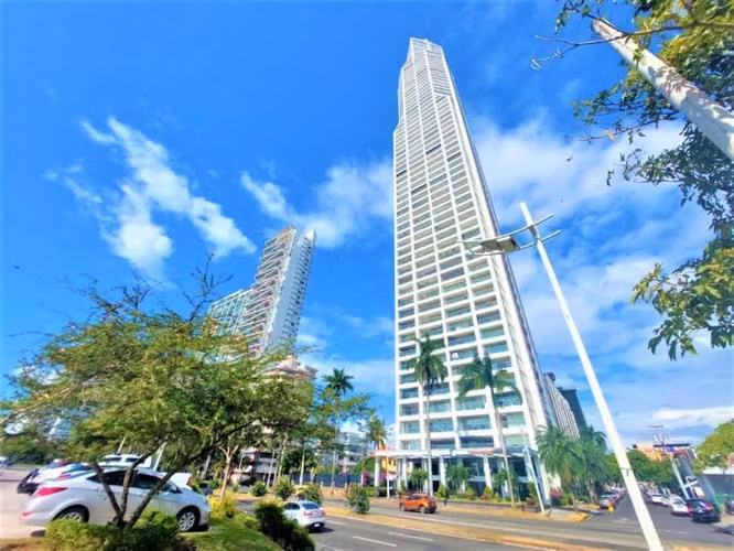 Venta de Apartamento en Avenida Balboa, PH Rivage, 140m2